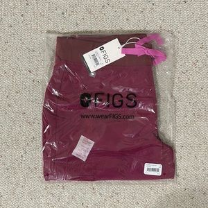 Brand NWT FIGS Zamora jogger in dark magenta